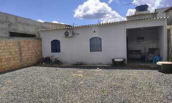 Imagem 2: Kamila) Saia Agora do Aluguel