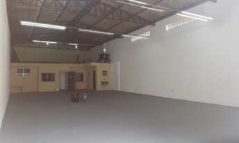 Imagem 2: Galpão/Depósito/Armazém para aluguel possui 300 m2 em excelente av. na Vila Pereira Barret