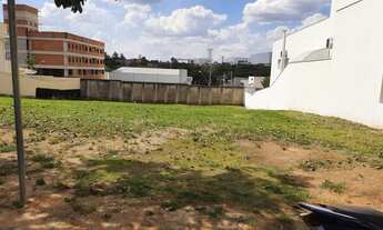 Imagem: Condomínio maravilhoso com lago mata com