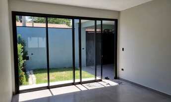 Imagem 2: Sobrado para aluguel e venda tem 90 metros quadrados com 3 quartos em Jardim Siesta - Jaca