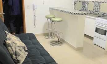 Imagem: 1 quarto mobiliado com piscina