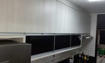 Imagem 7: Apartamento em andar alto, em edifício com boa estrutura de lazer