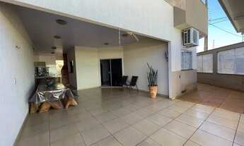 Imagem 2: Casa para venda tem 189 metros quadrados com 3 quartos em Guilhermina - Praia Grande - SP