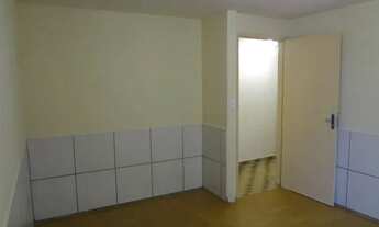 Imagem 4: Urias 1 quarto, ambiente familiar, muito seguro, muro alto, laje