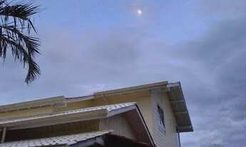 Imagem 4: Casa com piscina - Enseada de Brito