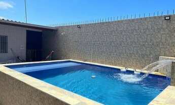 Imagem: Casa com picina na praia grande