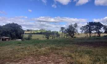 Imagem 3: Lindo sítio entre porto feliz e Itu, 7 km de terra ao asfalto.com 4 casas, 3 lagos, pasto
