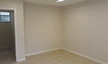 Imagem 2: Imóvel Comercial para aluguel com 75 metros quadrados e 2 salas com copa e banheiro no Cen