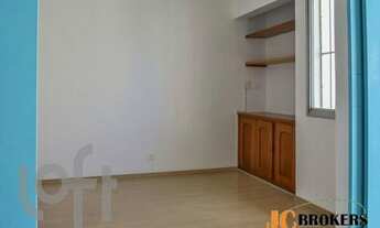 Imagem 3: Apartamento com 94m² de área útil, amplo living, 2 dormitórios sendo 1 suíte, 2 vagas