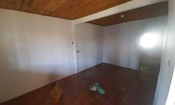 Imagem 4: Casa Buriti, de 3 quartos e etc com varanda e garagem coberta, no asfalto, casa forrada