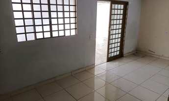 Imagem 3: CASA SETOR UNIÃO 4 QUARTOS SENDO 1 SUÍTE RUA LARGA PROX AVENIDA T-9 SUPERMERCADO CARREFOU