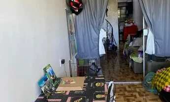 Imagem 2: Casa em canudos de três andares