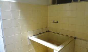 Imagem 6: Urias 1 quarto, ambiente familiar, muito seguro, muro alto, laje