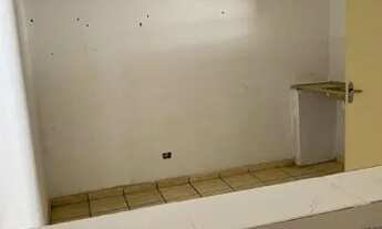 Imagem 4: Casa 3 cômodos e sacada