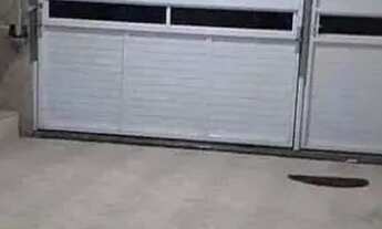 Imagem 4: Casa independente frente de rua com acesso a area de lazer do condomínio com Piscina próx