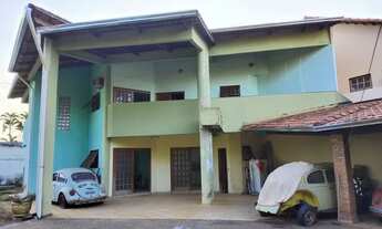 Imagem 3: Sobrado para venda possui 300 metros quadrados com 3 quartos em Setor Jaó - Goiânia - GO