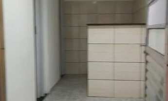 Imagem 5: Alugo Kitnet quarto sala cozinha e banheiro e área de serviço