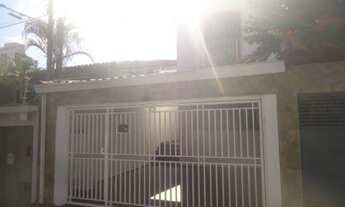 Imagem: Sobrado para venda tem 140 metros quadrados