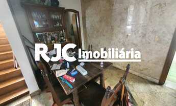 Imagem 6: Casa de condomínio para venda tem 200 metros quadrados com 3 quartos