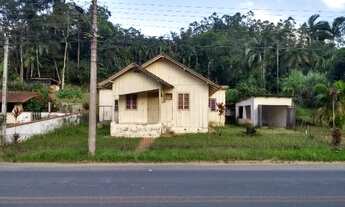 Imagem: Casa com terreno grande