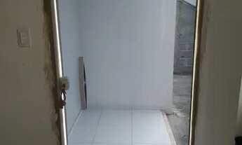 Imagem 2: Toda no contrapiso a área externa(frente e fundo) toda contrapiso Prestação 420 reais