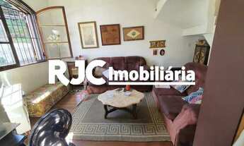 Imagem 3: Casa de condomínio para venda tem 200 metros quadrados com 3 quartos