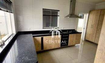 Imagem: Casa com 3 suites para alugar, 200 m² por