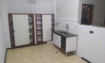 Imagem 2: Casa no roseiral