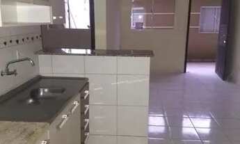 Imagem 2: Casa com "Edicula" para venda possui 130 metros quadrados com 3 quartos em Centr