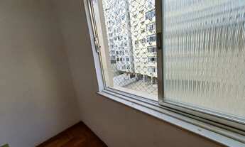 Imagem: Coberturinha charmosa, com varanda em vidro