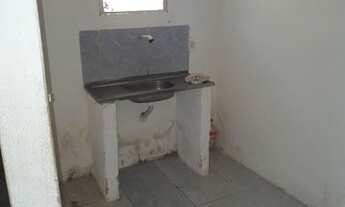 Imagem 4: Casa com 2 quarto toda gradeada e reformanda