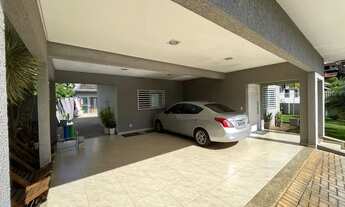 Imagem 4: Linda casa de alto padrão, localizada próximo ao centro de Pato Branco, bairro tranquilo e