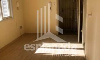 Imagem 4: Loft bastante arejado e ensolarado, com ótima localização, banheiro amplo, cozinha semi-m