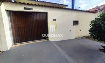 Imagem 2: Casa com 2 dormitórios para alugar, por R$ 1.000/mês - Vila São José - Ourinhos/SP