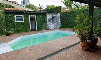 Imagem 2: CASA EM RUA FECHADA