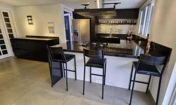 Imagem 7: Casa para venda possui 340 metros quadrados com 4 quartos em Jardim das Américas - Curitib