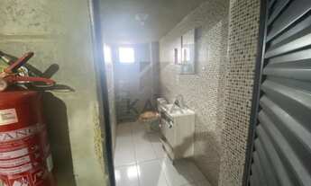 Imagem 2: Pavilhão com 100m², mezanino, escritório, banheiro, vaga para 03 carros, portão eletrônico