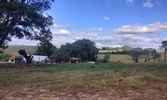 Imagem 2: Lindo sítio entre porto feliz e Itu, 7 km de terra ao asfalto.com 4 casas, 3 lagos, pasto