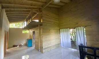 Imagem 6: Casa na beira da lagoa perto da praia