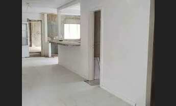 Imagem 2: Casa grande em Santa Felicidade, ainda para terminar os acabamentos