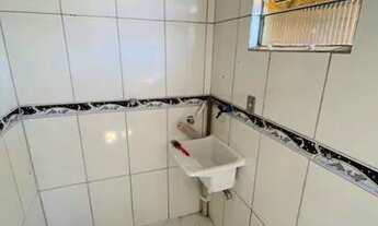 Imagem 3: Quarto, Cozinha e Banheiro com Água e Luz Inclusos no Esmeralda, 100 Metros da Pista