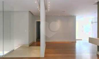 Imagem 6: Casa Térrea de Alto Padrão com 750 m², 3 suítes, 4 salas, piscina e 15 vagas no Barro Bran