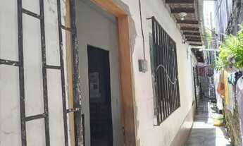 Imagem: Vila com três casas de dois quartos