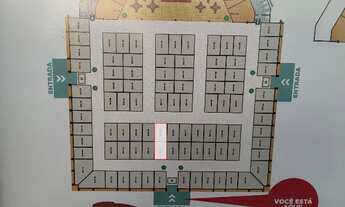 Imagem 3: Boxes em frente à entrada principal no Mercado Prochet (2 boxes interligados