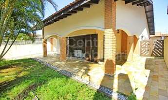 Imagem 2: CASA com piscina e 3 quartos em Peruíbe, no bairro Jardim Mar E Sol