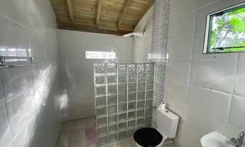 Imagem 7: Casa na beira da lagoa perto da praia