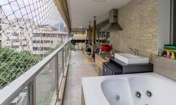 Imagem 3: Apartamento para venda possui 215 metros quadrados com 4 quartos em Lagoa - Rio de Janeiro