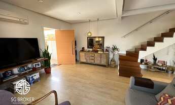 Imagem 3: Casa de condomínio para venda tem 220 metros quadrados com 4 quartos