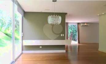 Imagem 7: Casa Térrea de Alto Padrão com 750 m², 3 suítes, 4 salas, piscina e 15 vagas no Barro Bran