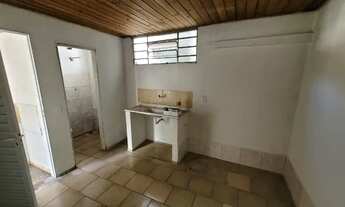 Imagem 4: Casa individual. Bairro Batistão de 1 quarto, sala, cozinha, wc e varanda. Livre de água